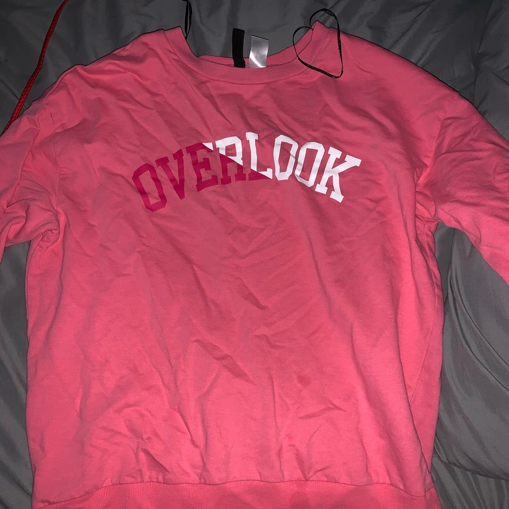 pink shirt